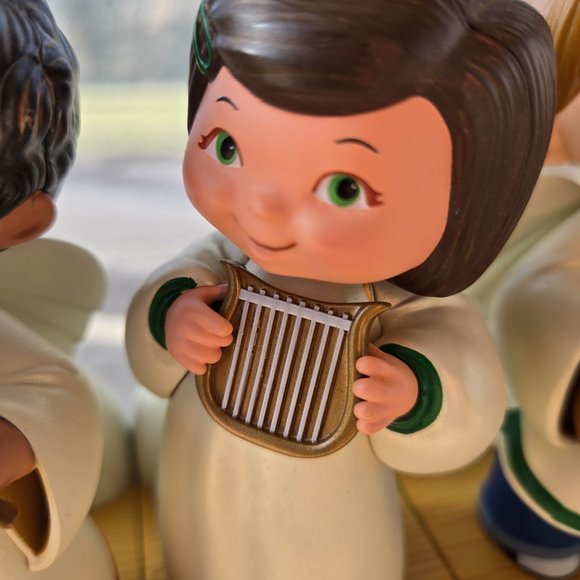 Hallmark 2012 Wireless Children's Angel Choir Pageant Animated Musical - Picture 6 of 13